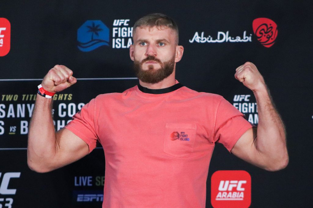 Blachowicz abre as portas para possível luta de título contra Adesanya