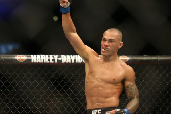 Sheymon Moraes tenta voltar às vitórias contra Andre Fili no UFC Sacramento