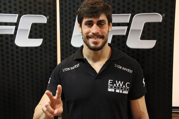 ‘Cara de Sapato’ detalha frustração com lesão às vésperas do UFC São Paulo