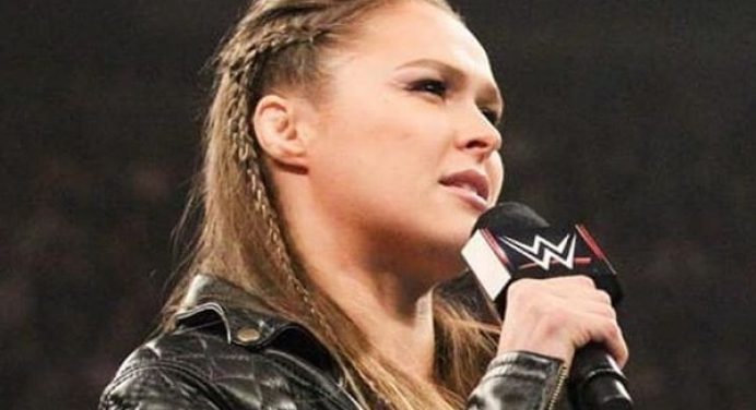 Lenda da WWE repreende Ronda Rousey e exige pedido de desculpas da lutadora