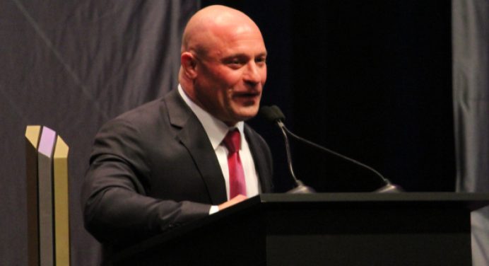 Integrante do ‘Hall da Fama’ do UFC critica Dillashaw: “Trapaceiro desgraçado”