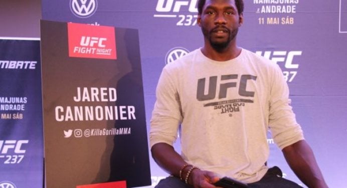 Fora do UFC 248, Jared Cannonier anuncia lesão e ‘culpa’ Darren Till