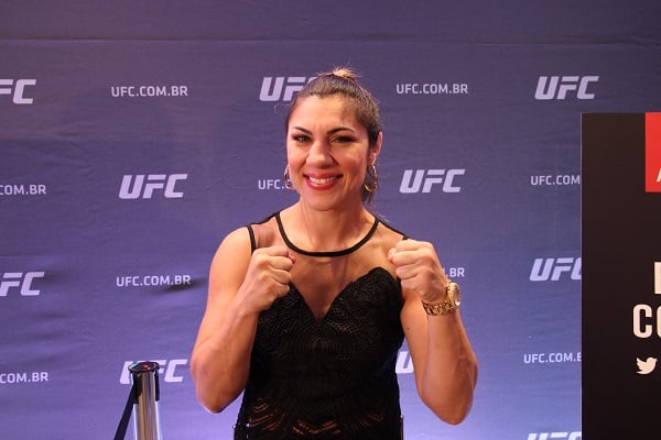 Bethe Correia lamenta apoio de brasileiros a rival de ‘Bate-Estaca’ no UFC Rio
