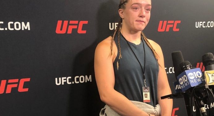 Lutadora ‘perdoa’ árbitro por interrupção precoce no UFC Sacramento