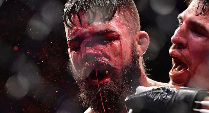 Lutadora do UFC repreende Mike Perry por utilizar expressão racista