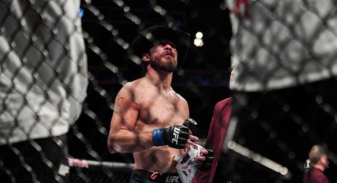 Cerrone exalta potência de ombradas de McGregor: “Nunca vi nada parecido”