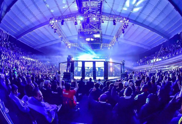 Evento inglês de MMA ignora coronavírus e mantém show nesta sexta-feira