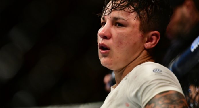 Flagrada em teste antidoping, ‘Belinha’ de Pádua é suspensa por dois anos do UFC