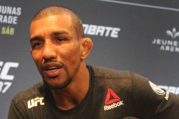 Raoni Barcelos desabafa sobre cancelamento e descaso do UFC: “Banho de água fria”