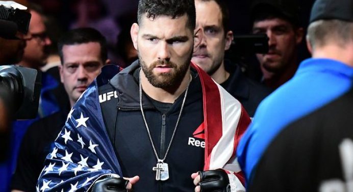 De volta ao peso-médio, Chris Weidman encara russo no dia 8 de agosto