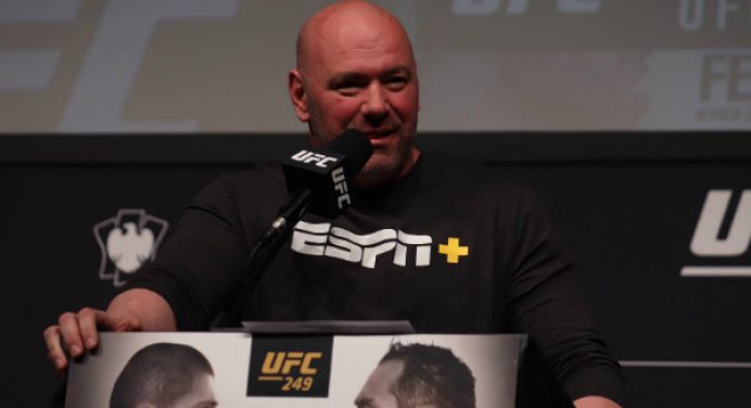 Dana White brinca com veto ao UFC 249 em NY e “promove” evento na Lua