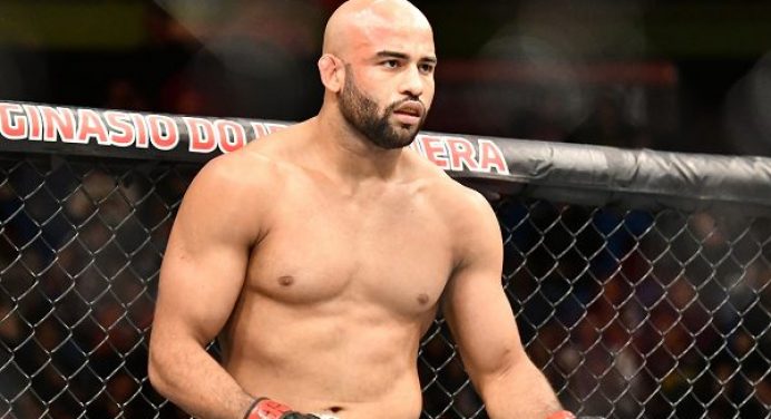 Warlley Alves revela ter feito cirurgia no bíceps e planeja volta ao UFC no fim de 2020