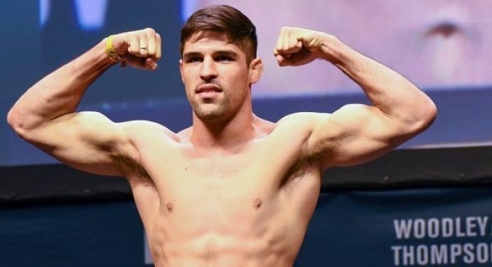 Vicente Luque admite situação atípica com UFC 249 sem público: “Conseguia ouvir os dois corners”