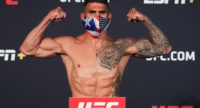 Lutador supera COVID-19 e morte do pai antes de lutar no UFC Las Vegas