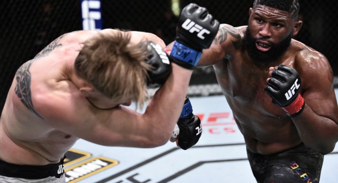 Curtis Blaydes menospreza Derrick Lewis e dispara: “Muito fácil de vencer”