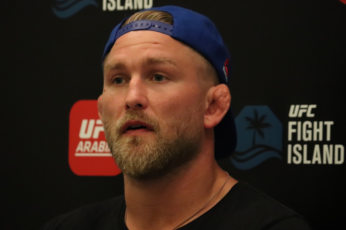 Lesão adia retorno de Alexander Gustafsson ao meio-pesado do UFC, diz site