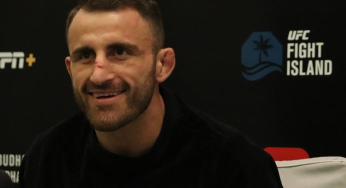 Volkanovski cria condições para um lutador enfrentá-lo pelo cinturão do UFC