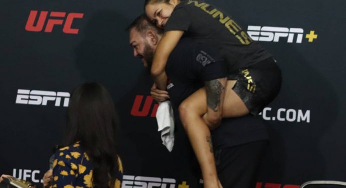 Treinador de Amanda Nunes tranquiliza fãs sobre possível aposentadoria do MMA