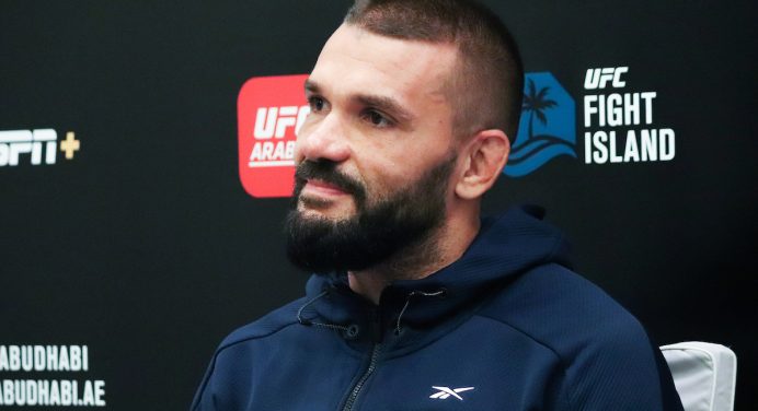 Peter Sobotta sugere aposentadoria do MMA após ser derrotado por Alex ‘Cowboy’
