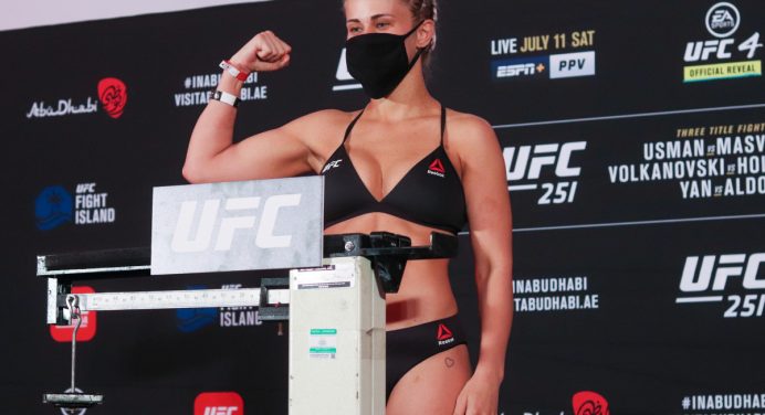 Presidente do ‘BKFC’ revela data de estreia de Paige VanZant no boxe sem luvas