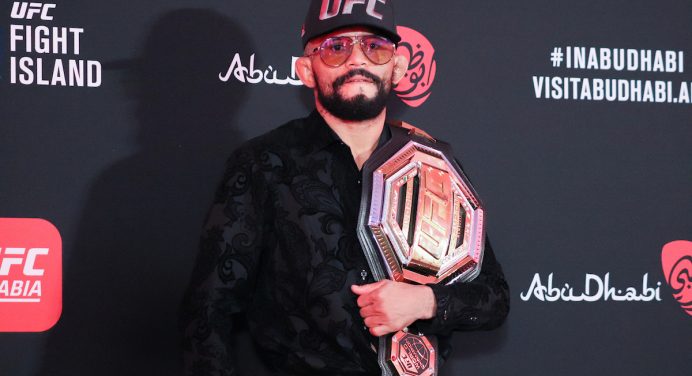 Deiveson Figueiredo celebra contrato assinado pelo irmão com o UFC: “Hora do show”