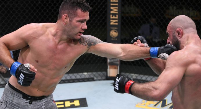 Chris Weidman mira impressionar fãs para ter chance de disputar título do UFC