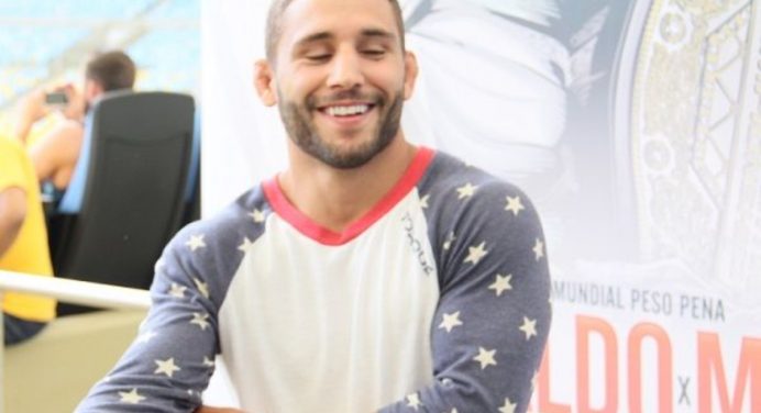 Aposentado, Chad Mendes flerta com retorno: “A coceira está cada vez mais forte”