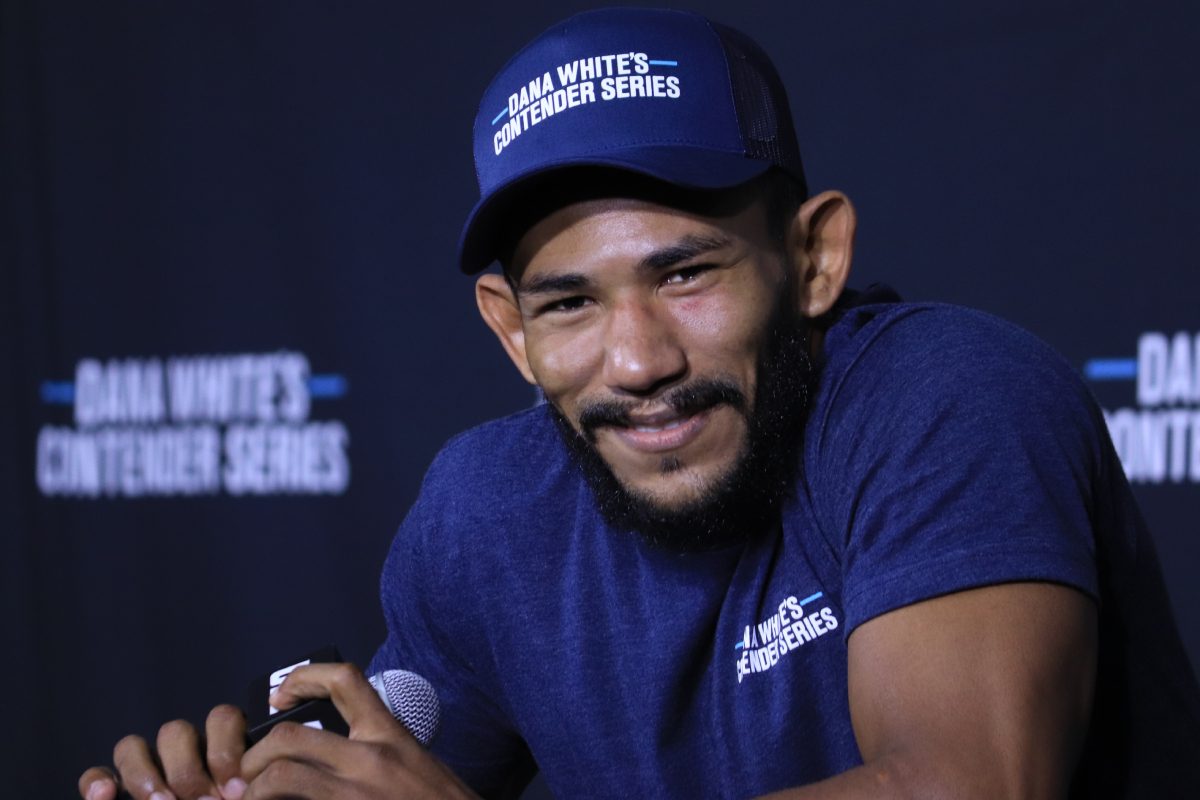 Prestes a estrear no UFC, Rafael Alves sofre com corte de peso e já admite subir de divisão