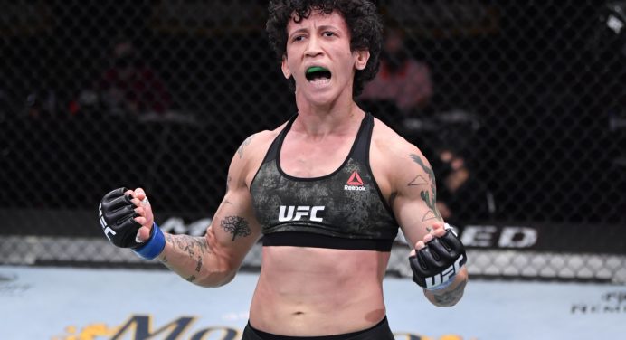 Jandiroba revela adaptação nos treinos e na estratégia após quebrar dois dentes