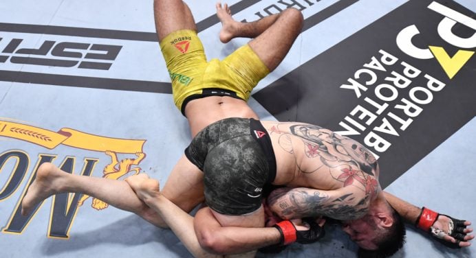 Herbert Burns é nocauteado no 2º round e perde invencibilidade no UFC