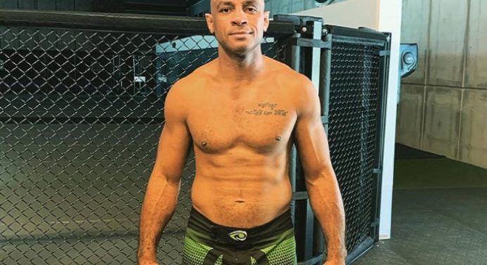 Ex-UFC e atual treinador da ‘ATT’ cogita deixar aposentadoria para voltar a lutar