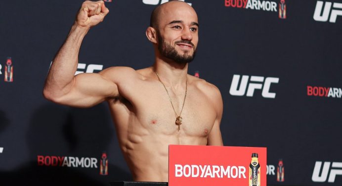 De olho no cinturão, Marlon Moraes aposta em reinado curto de Petr Yan no UFC