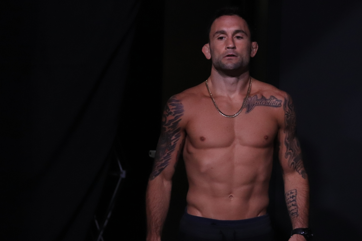 Frankie Edgar nega aposentadoria após ser brutalmente nocauteado no UFC Vegas 18