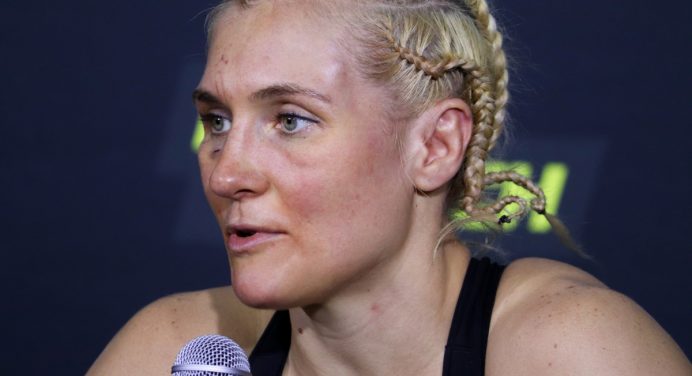 Yana Kunitskaya acerta 179 golpes a mais que rival e atinge feito histórico no UFC