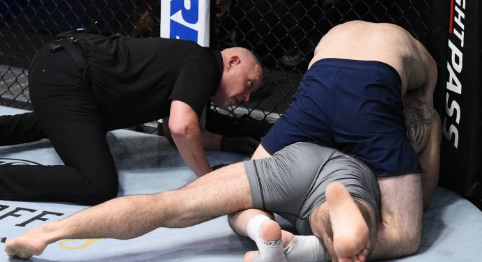 Promessa brasileira perde no 1º round e adia sonho de assinar com o UFC