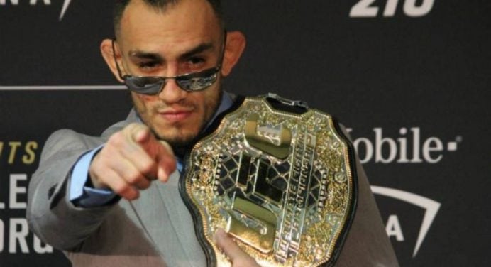 Tony Ferguson abre as portas para lutar em eventos de fim de ano e critica o UFC