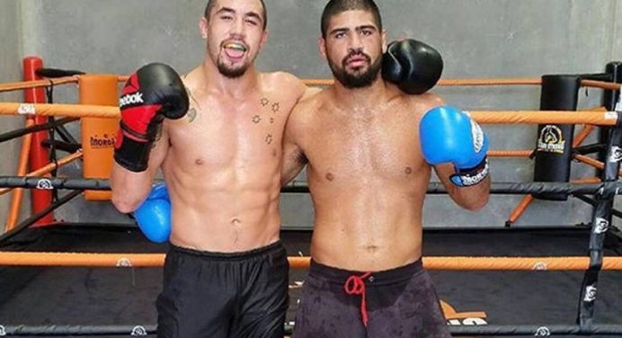 Exclusivo! Sparring de Robert Whittaker estreia no UFC no card liderado por Khabib