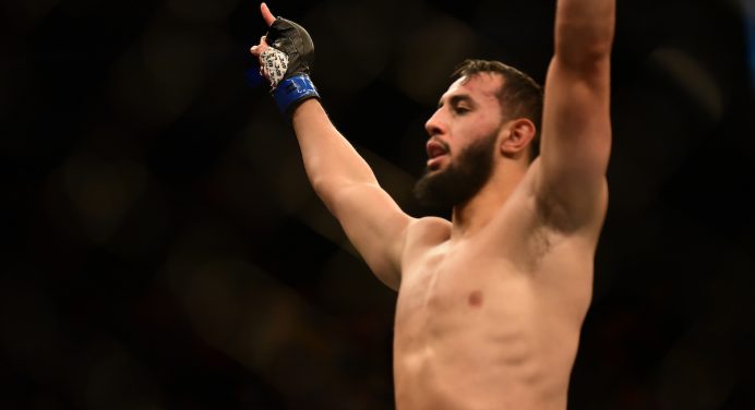 Dominick Reyes descarta possibilidade de seguir Jon Jones e subir para os pesados