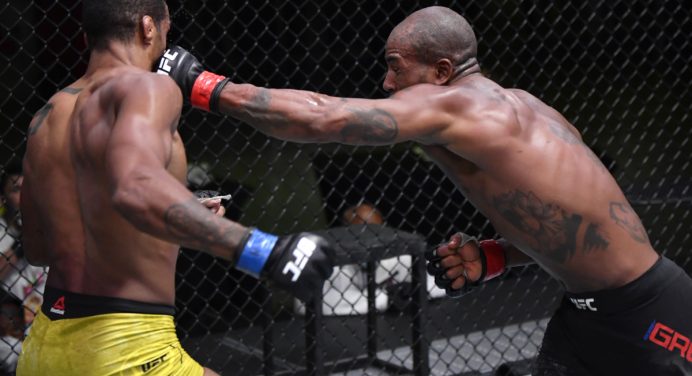 Alan ‘Nuguette’ e anulado por rival em retorno ao octógono do UFC