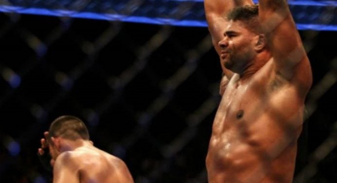 Overeem aprova Jon Jones nos pesados e diz que seria uma honra enfrentá-lo