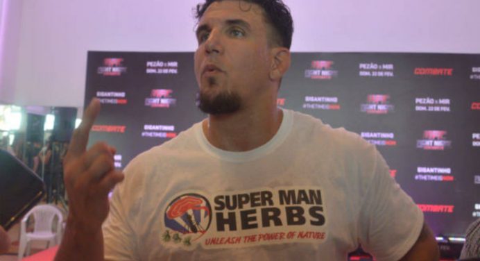 Filha de Frank Mir mira recordes do pai antes de estreia no MMA aos 17 anos