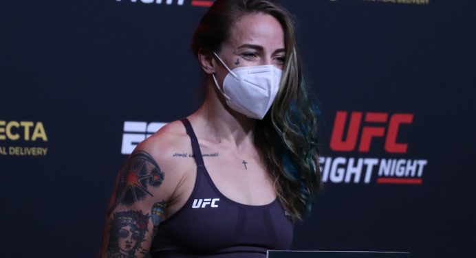 Lutadora do UFC revela drama financeiro um dia após vitória no octógono