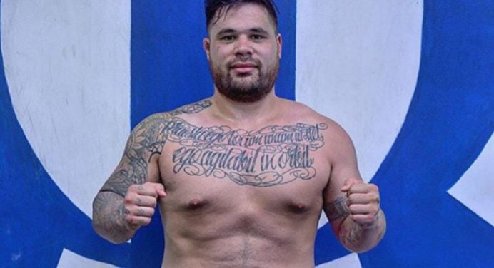 Peso-pesado do UFC é condenado a 22 meses de prisão por agressão na Austrália