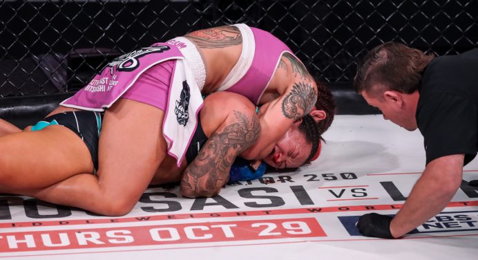 Cris ‘Cyborg’ finaliza pela primeira vez na carreira e mantém cinturão do Bellator