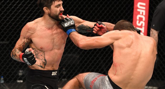 Carlos Condit espanta má fase e volta a vencer no UFC após cinco anos