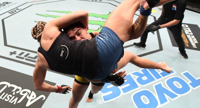 Jéssica ‘Bate-Estaca’ nocauteia número um do ranking e pede por cinturão do UFC