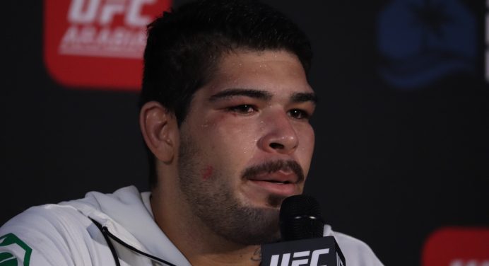 Carlos ‘Boi’ renova contrato e enfrenta Jake Collier no UFC 263 no dia 12 de junho