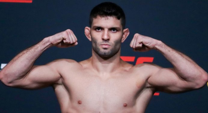 Thiago Moisés revela que apostou R$ 5,7 mil na própria vitória no UFC