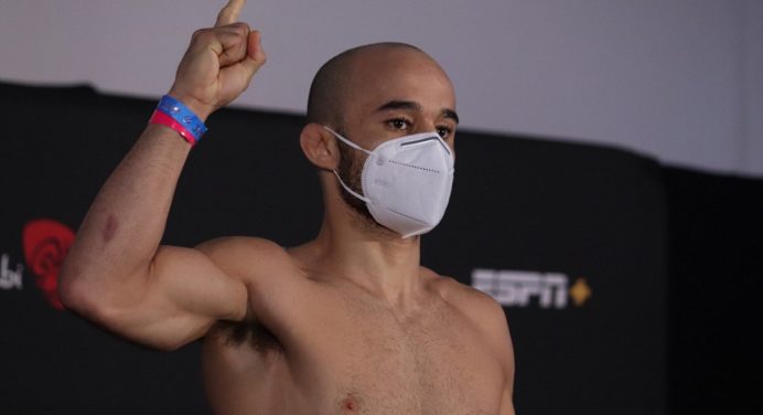 Marlon Moraes vence a balança e lidera esquadrão brasileiro na ‘Ilha da Luta’