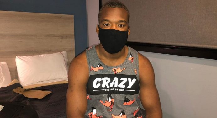 Ex-UFCs enfrentam quarentena no México para lutarem em evento brasileiro nos EUA